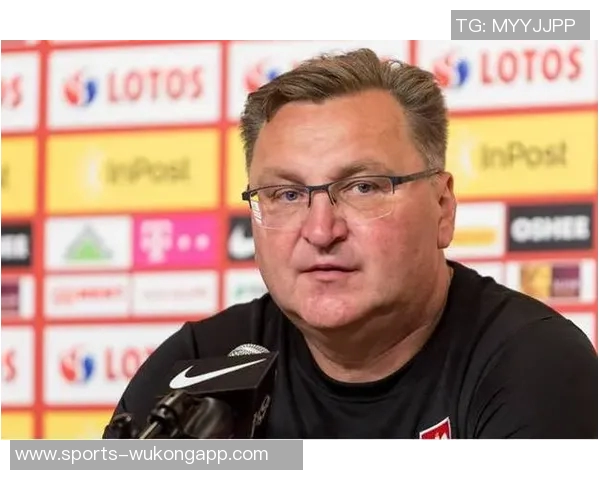 东体报道米赫涅维奇或将执掌国足足协对此传闻保持沉默