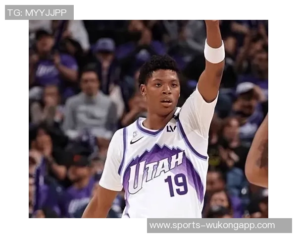 克莱半场三分火力全开轰23分平赛季纪录展现巅峰状态