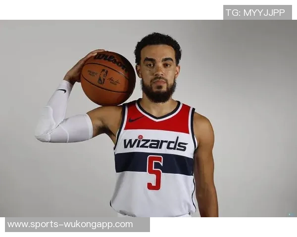 小卡特称赞泰厄斯琼斯为理想控卫强调其卓越沟通能力和团队价值